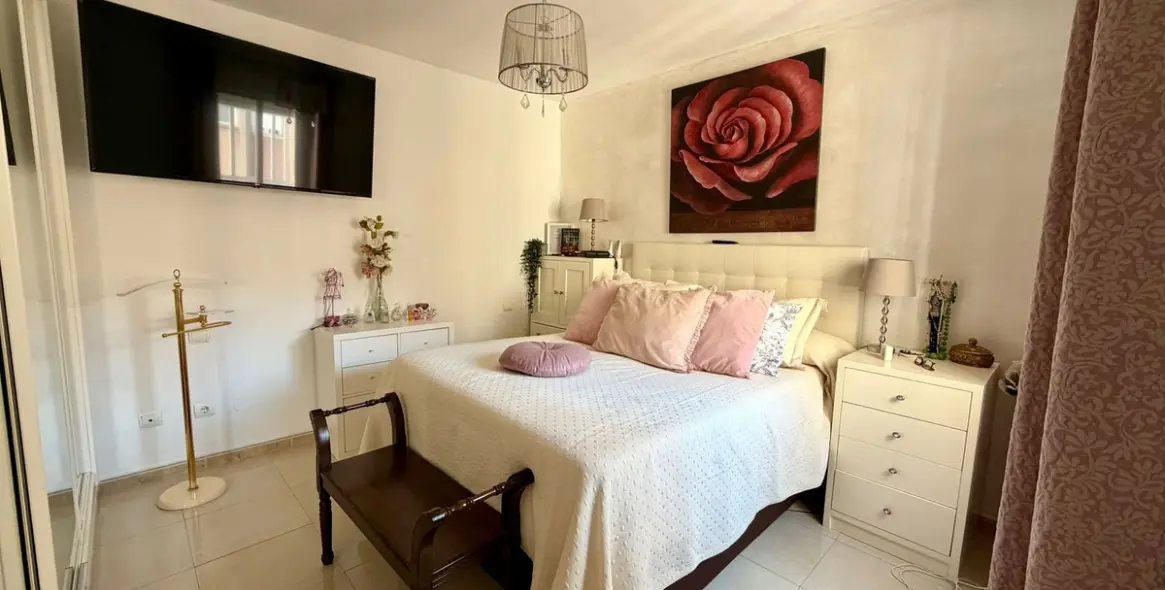 Sale of penthouse in Estepona 19