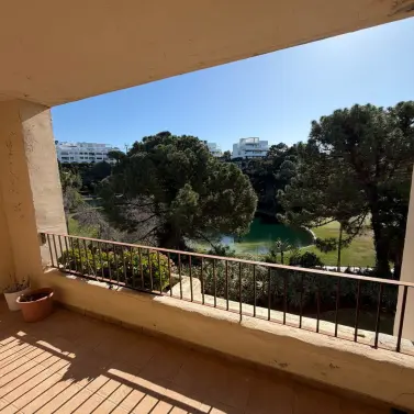 Sale of middle floor apartment in La Quinta