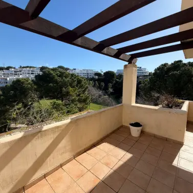 Sale of middle floor apartment in La Quinta