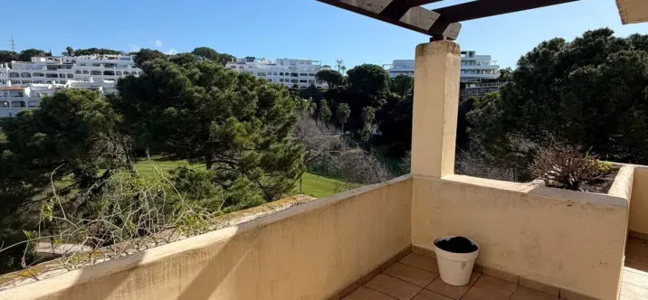 Sale of middle floor apartment in La Quinta 1