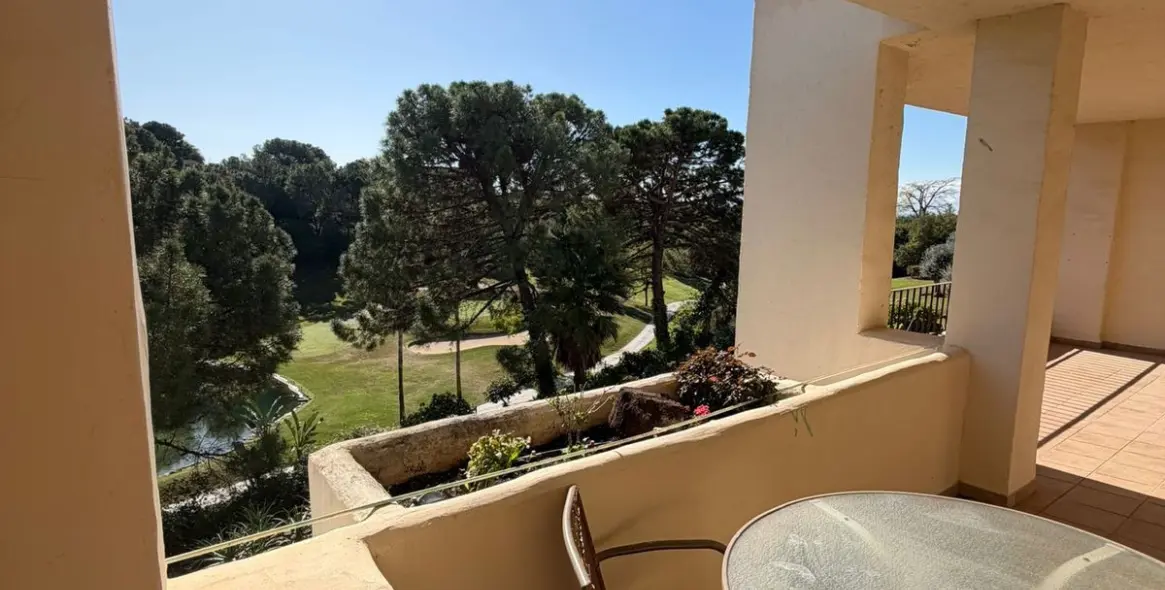 Sale of middle floor apartment in La Quinta 3