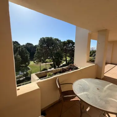 Sale of middle floor apartment in La Quinta