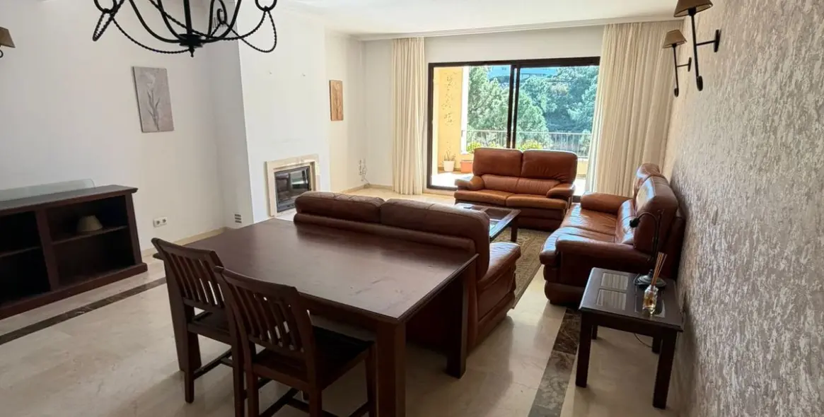 Sale of middle floor apartment in La Quinta 4