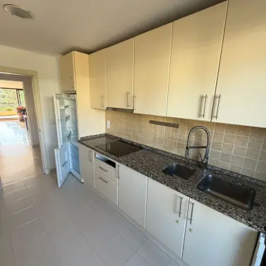 Sale of middle floor apartment in La Quinta