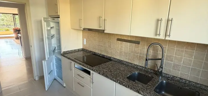 Sale of middle floor apartment in La Quinta 4