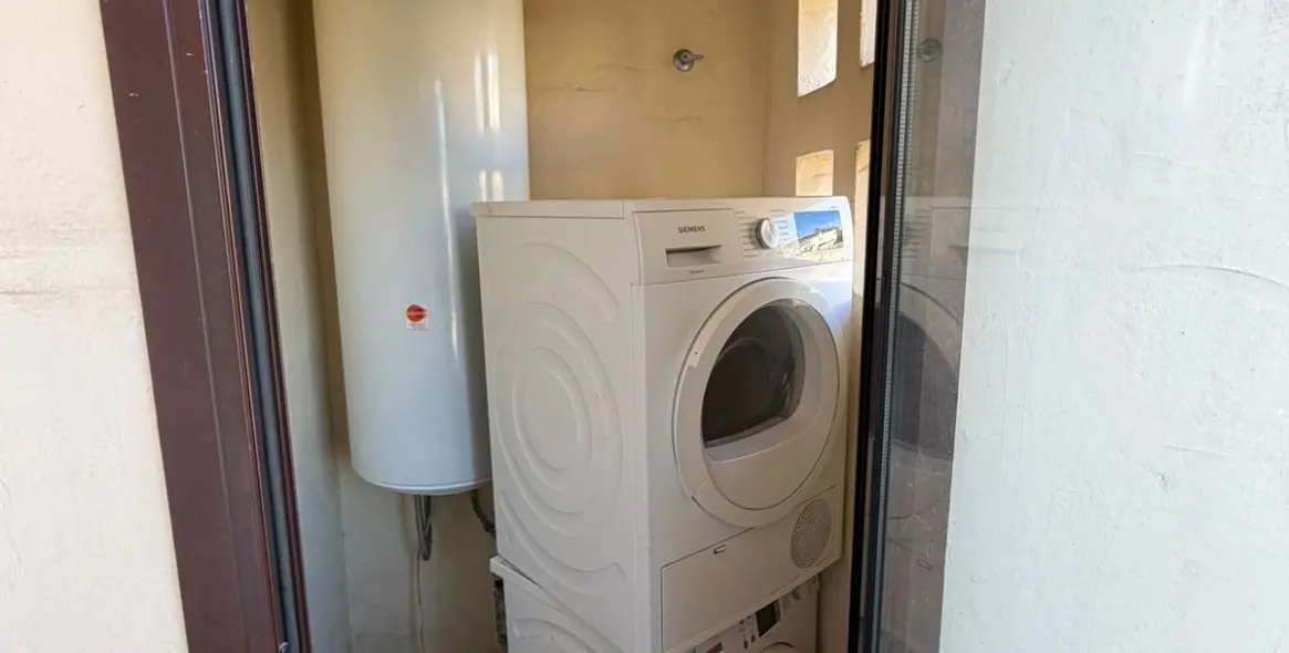 Sale of middle floor apartment in La Quinta 7