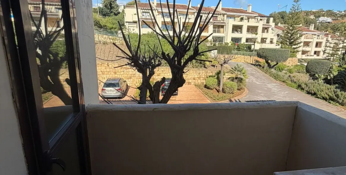 Sale of middle floor apartment in La Quinta 8