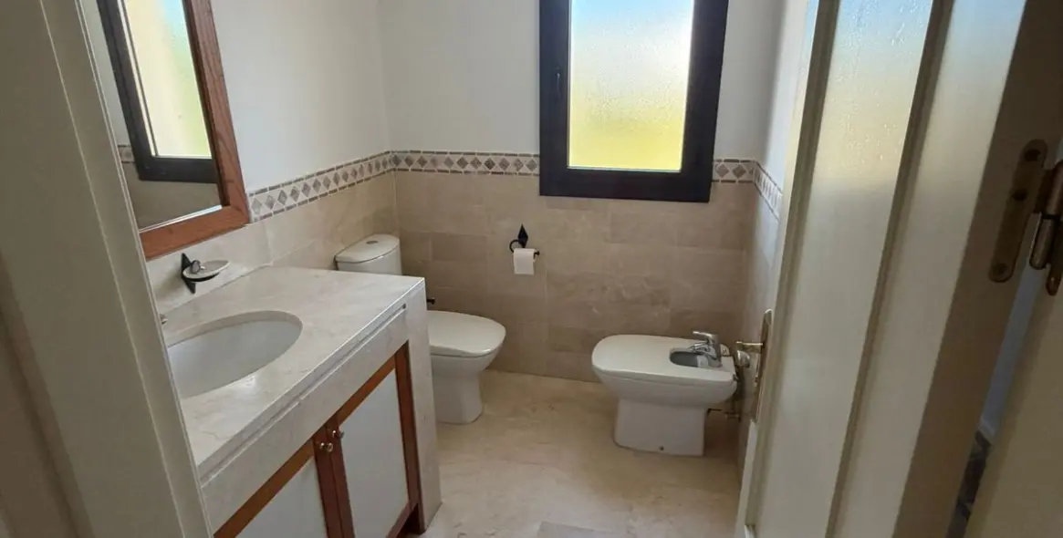 Sale of middle floor apartment in La Quinta 10