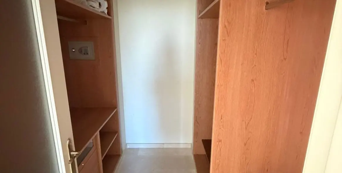 Sale of middle floor apartment in La Quinta 11