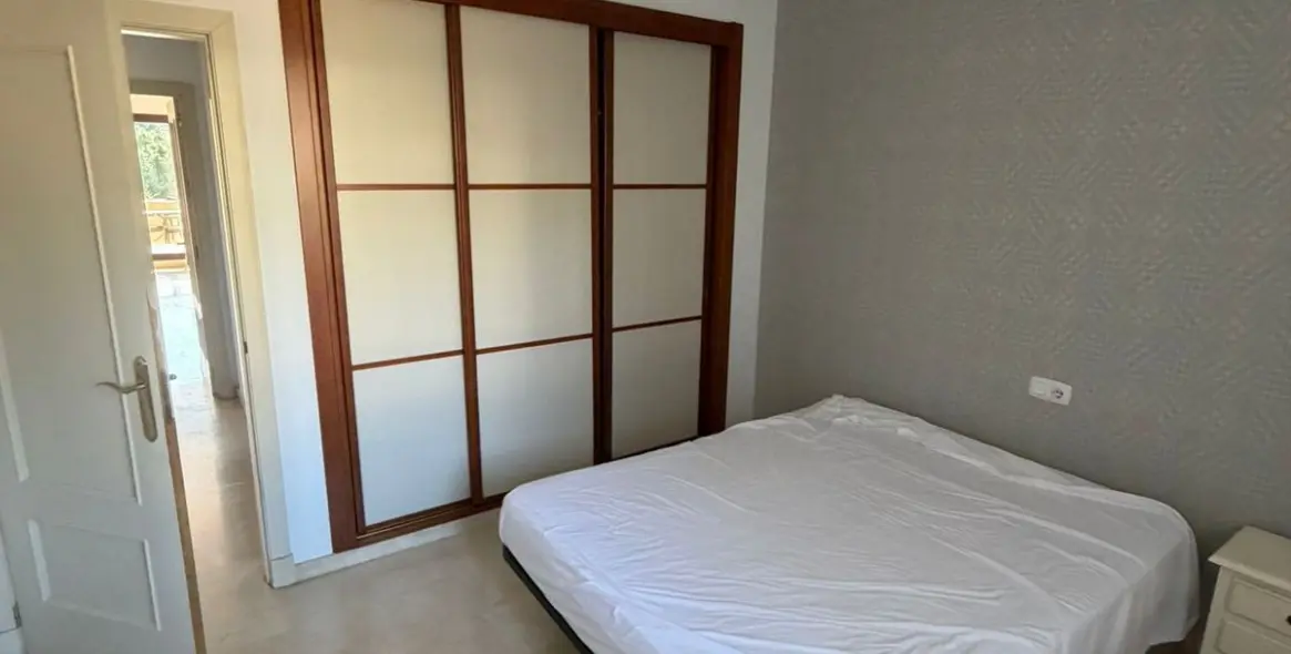 Sale of middle floor apartment in La Quinta 13