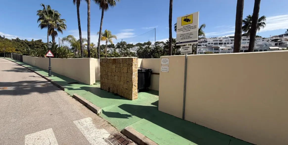 Sale of middle floor apartment in La Quinta 24