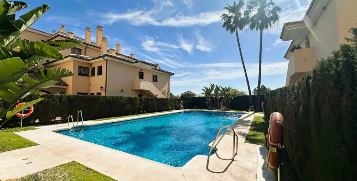 Sale of ground floor apartment in San Pedro de Alcántara 5
