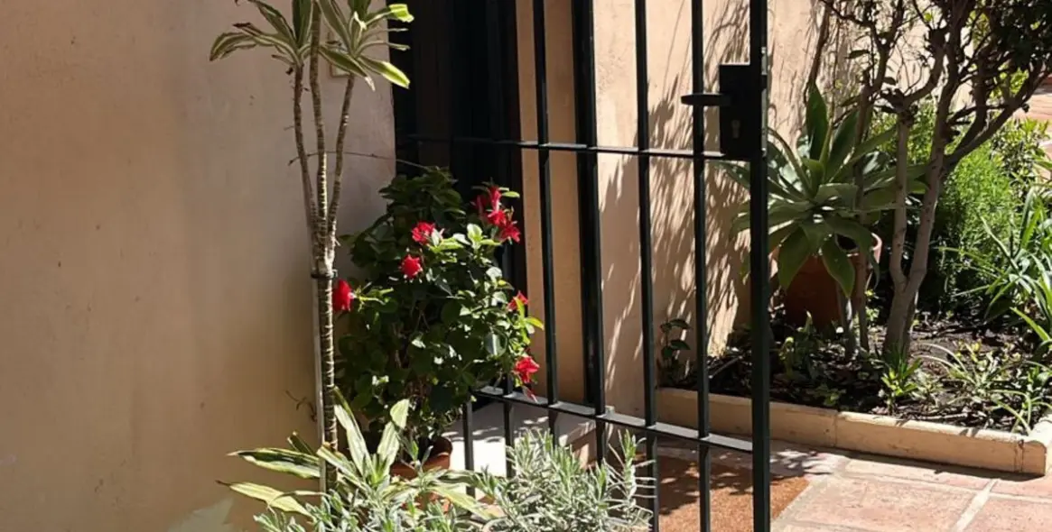 Sale of ground floor apartment in San Pedro de Alcántara 27