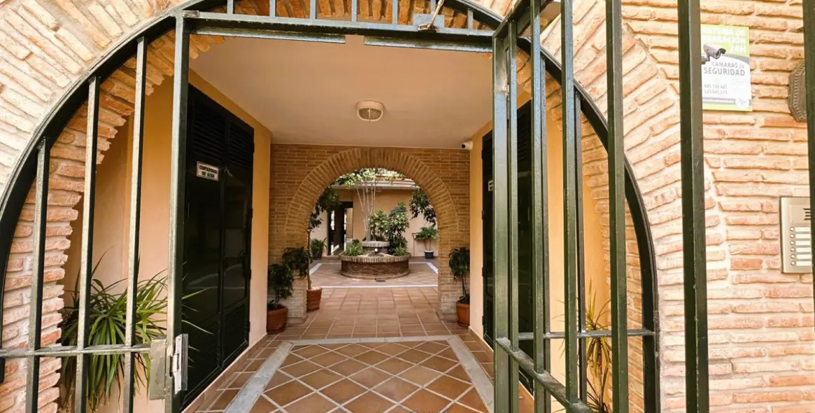 Sale of ground floor apartment in San Pedro de Alcántara 29