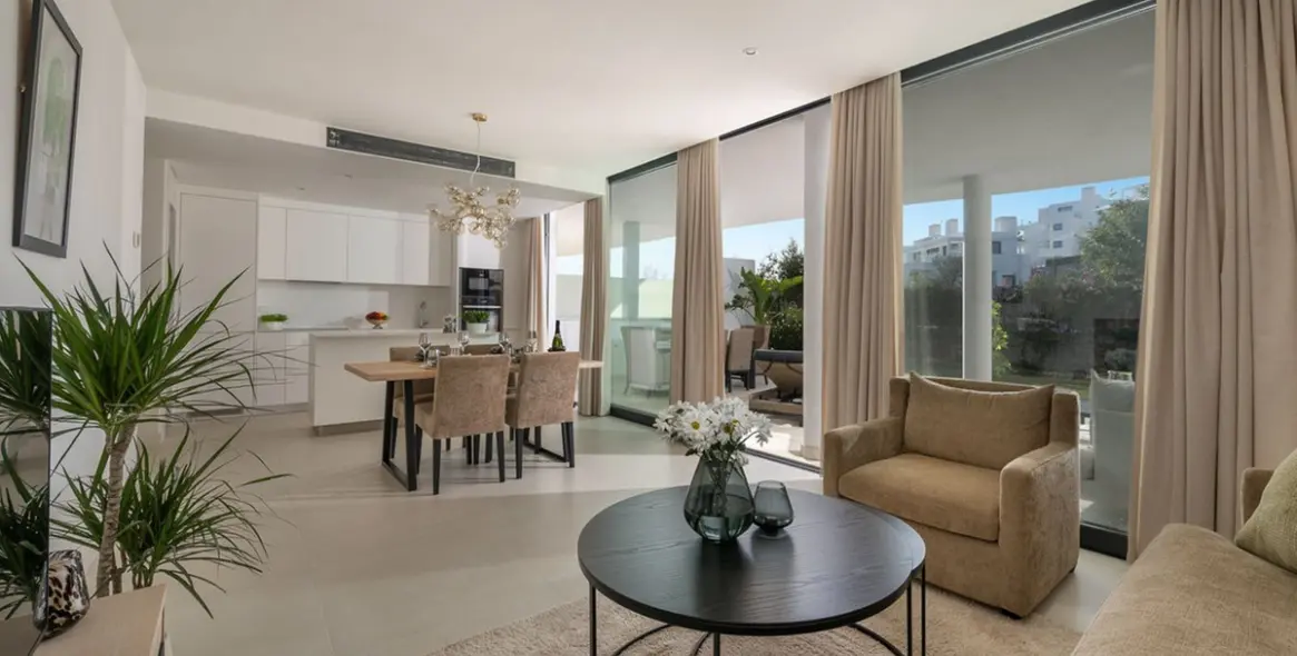 Sale of ground floor apartment in Fuengirola 2