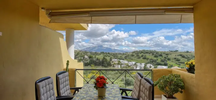 Продажа двухуровневого пентхауса в Estepona 2