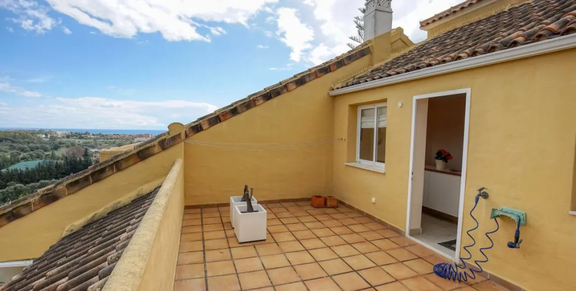 Продажа двухуровневого пентхауса в Estepona 4