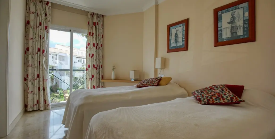 Продажа двухуровневого пентхауса в Estepona 6