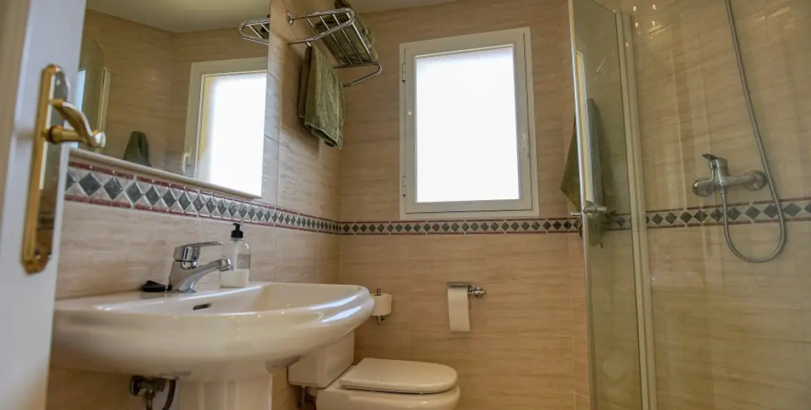 Продажа двухуровневого пентхауса в Estepona 8