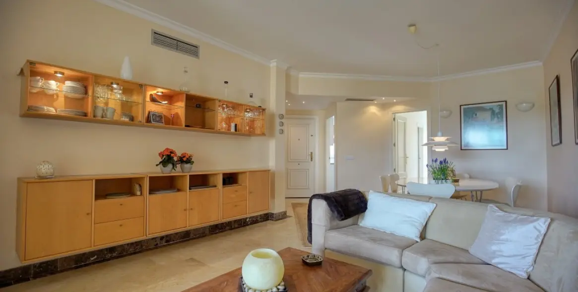 Продажа двухуровневого пентхауса в Estepona 9