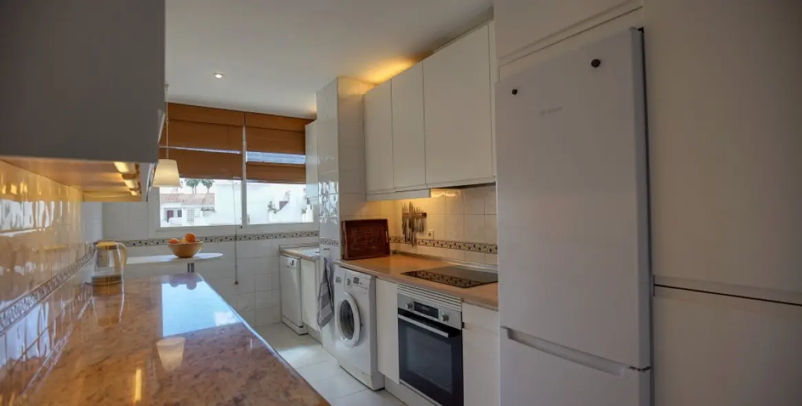 Продажа двухуровневого пентхауса в Estepona 11