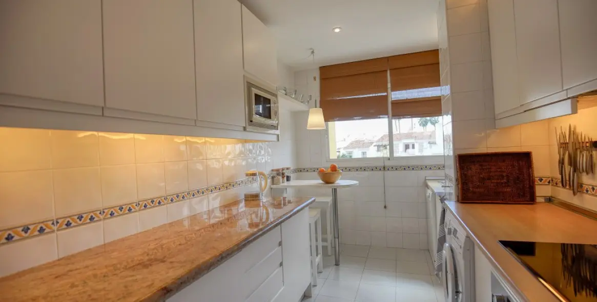 Продажа двухуровневого пентхауса в Estepona 12