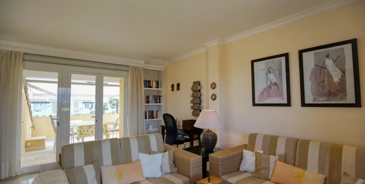 Продажа двухуровневого пентхауса в Estepona 20