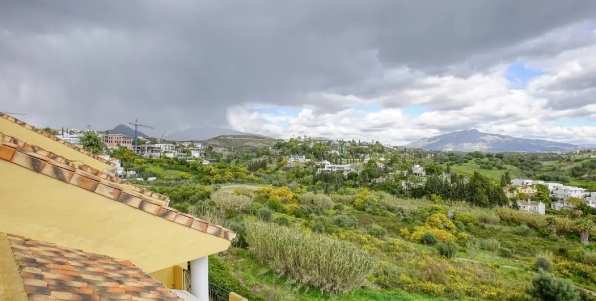 Продажа двухуровневого пентхауса в Estepona 24