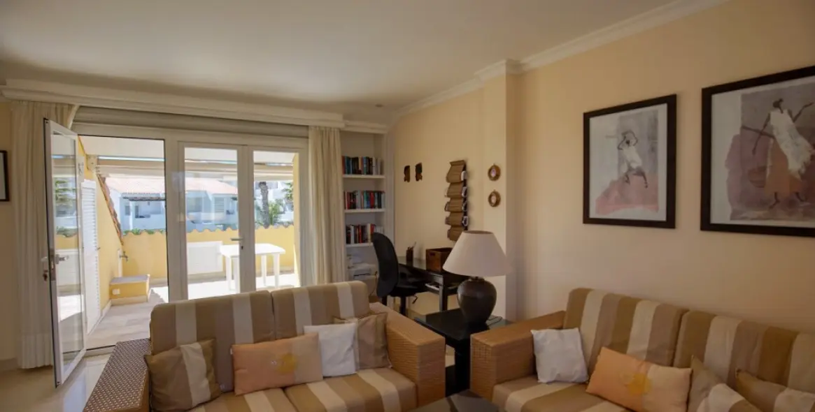 Продажа двухуровневого пентхауса в Estepona 32