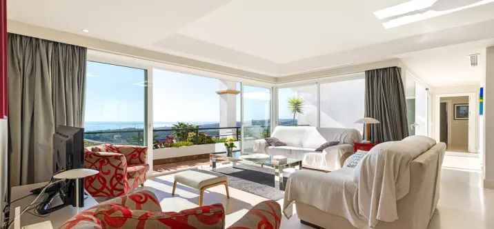 Sale of penthouse in Doña Julia 1