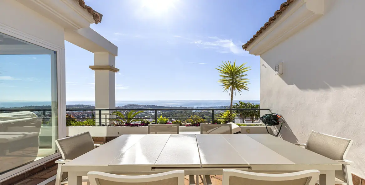 Sale of penthouse in Doña Julia 22