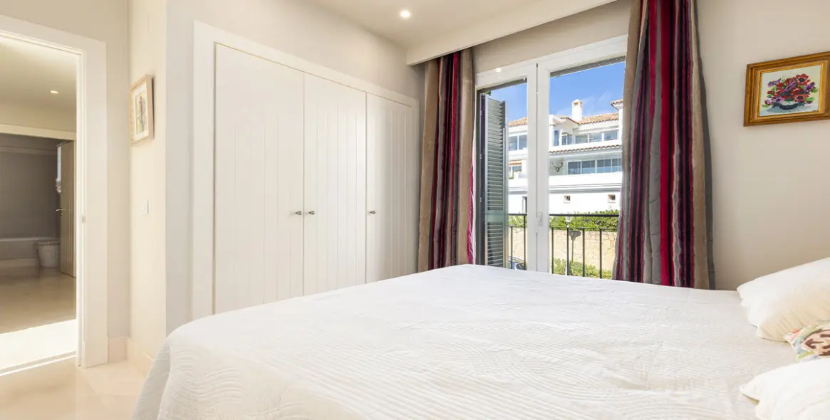 Sale of penthouse in Doña Julia 27