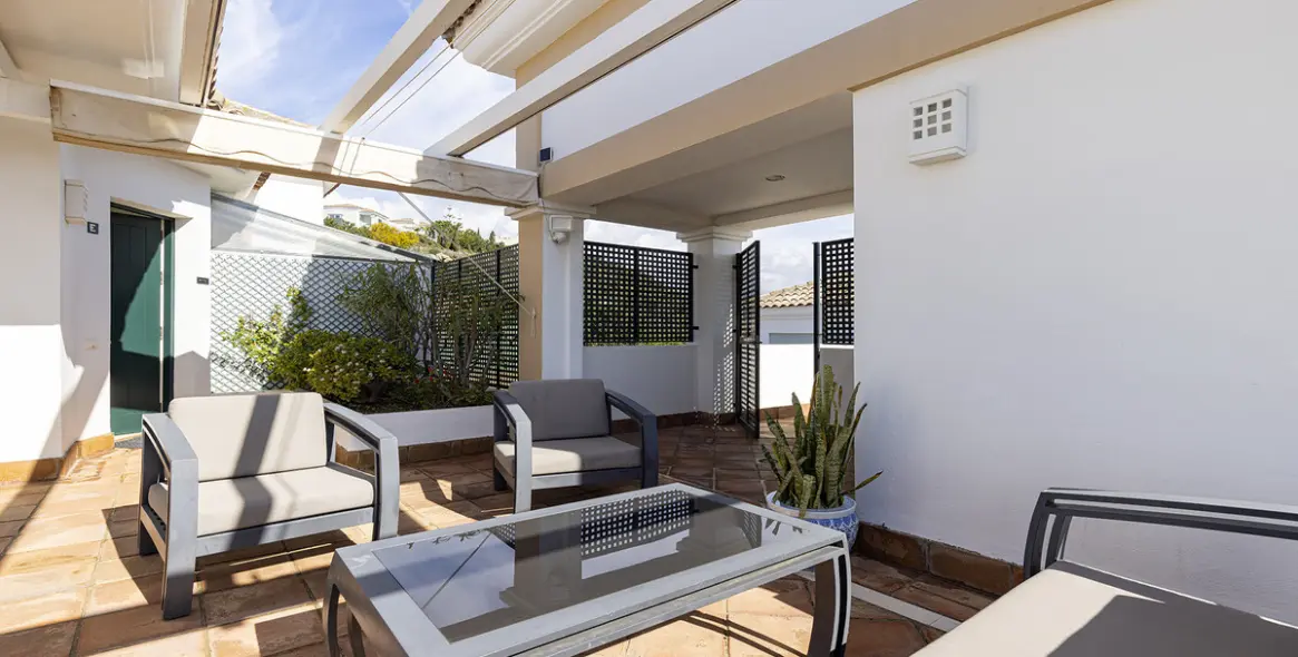 Sale of penthouse in Doña Julia 34