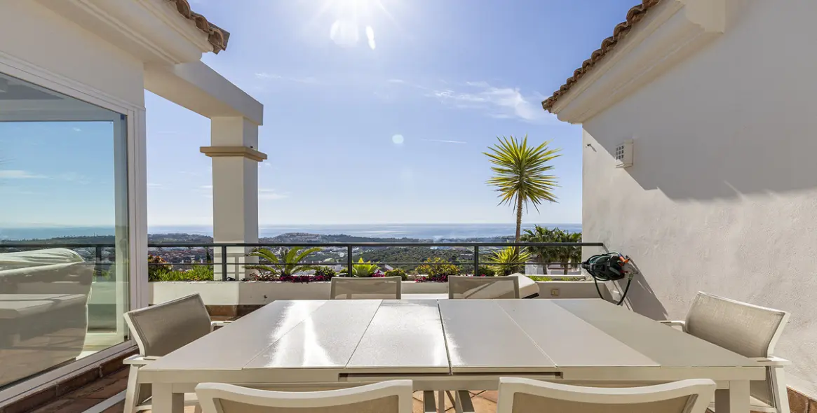 Sale of penthouse in Doña Julia 35