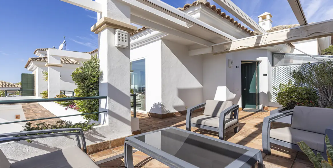 Sale of penthouse in Doña Julia 36