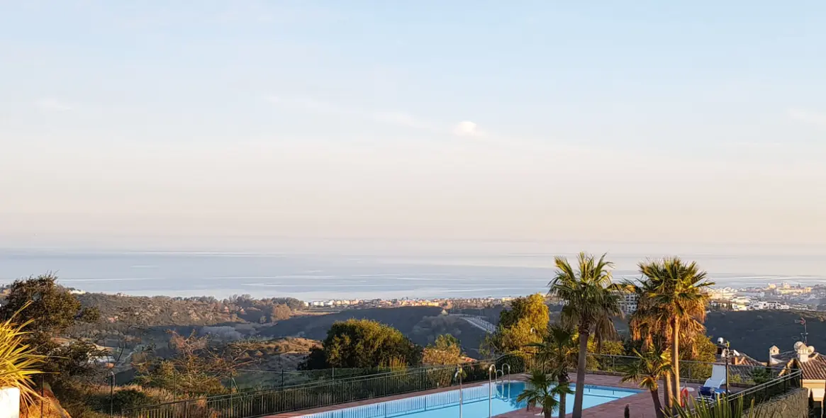 Sale of penthouse in Doña Julia 38