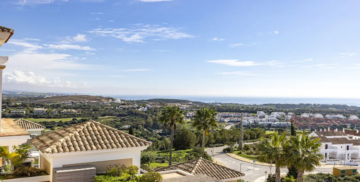 Sale of penthouse in Doña Julia 43