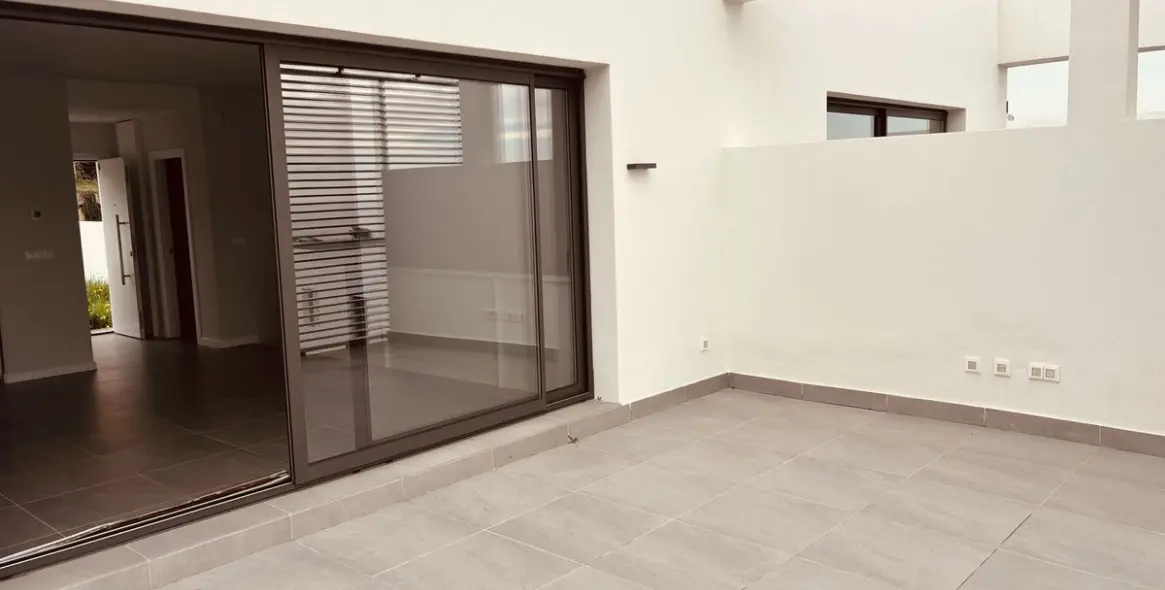 Sale of semi-detached house in Riviera del Sol 6