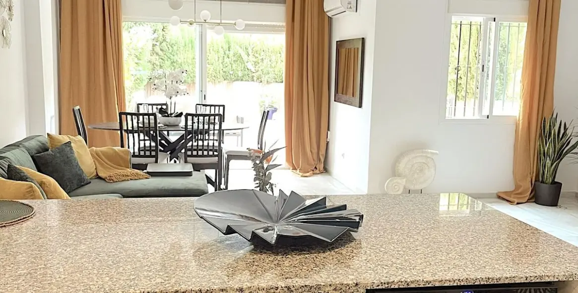 Sale of townhouse in Cortijo Blanco 10