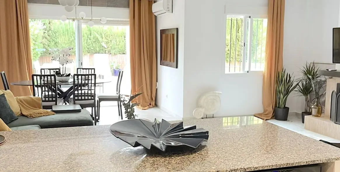 Sale of townhouse in Cortijo Blanco 35