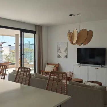 Venta de apartamento en planta media en Estepona