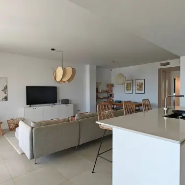 Venta de apartamento en planta media en Estepona