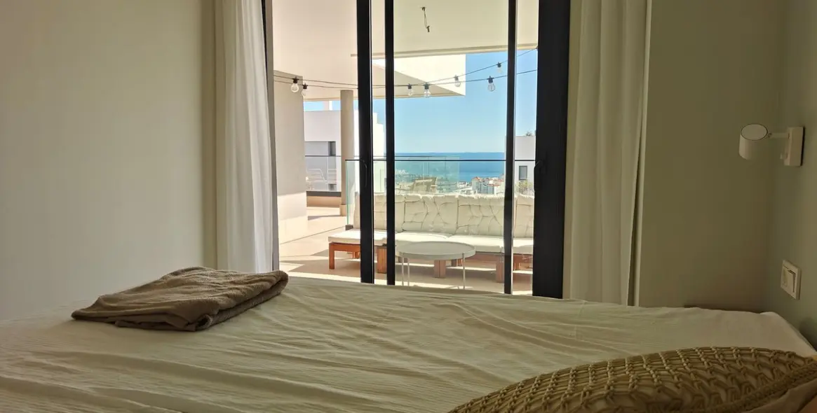 Venta de apartamento en planta media en Estepona 14