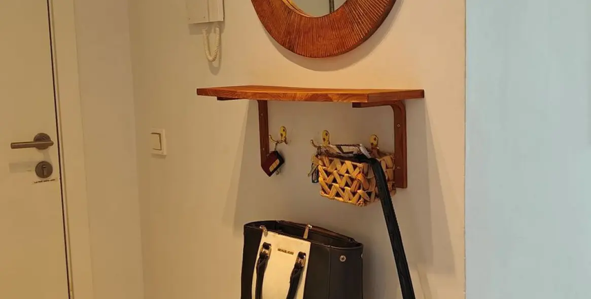 Venta de apartamento en planta media en Estepona 16