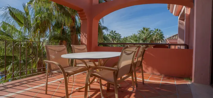 Sale of penthouse in Puerto Banús 1