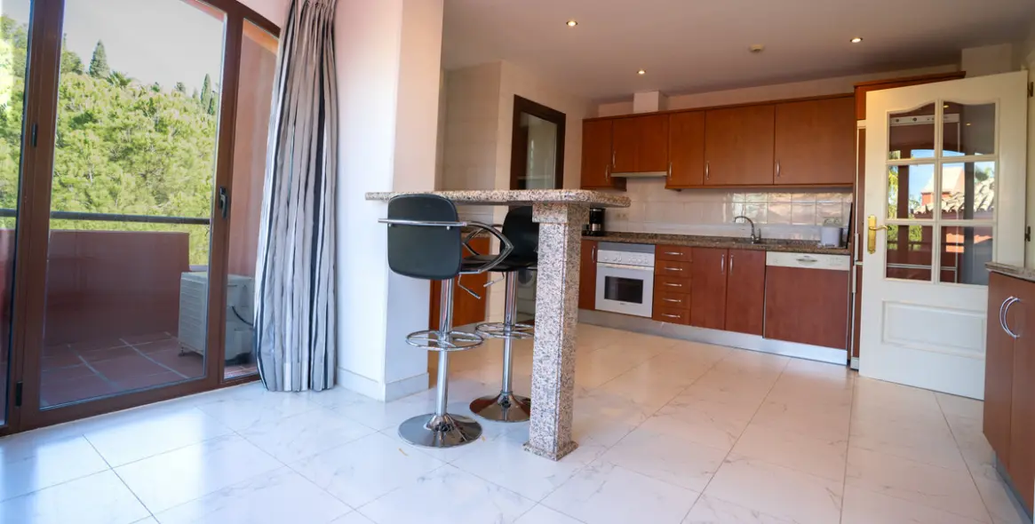 Sale of penthouse in Puerto Banús 14