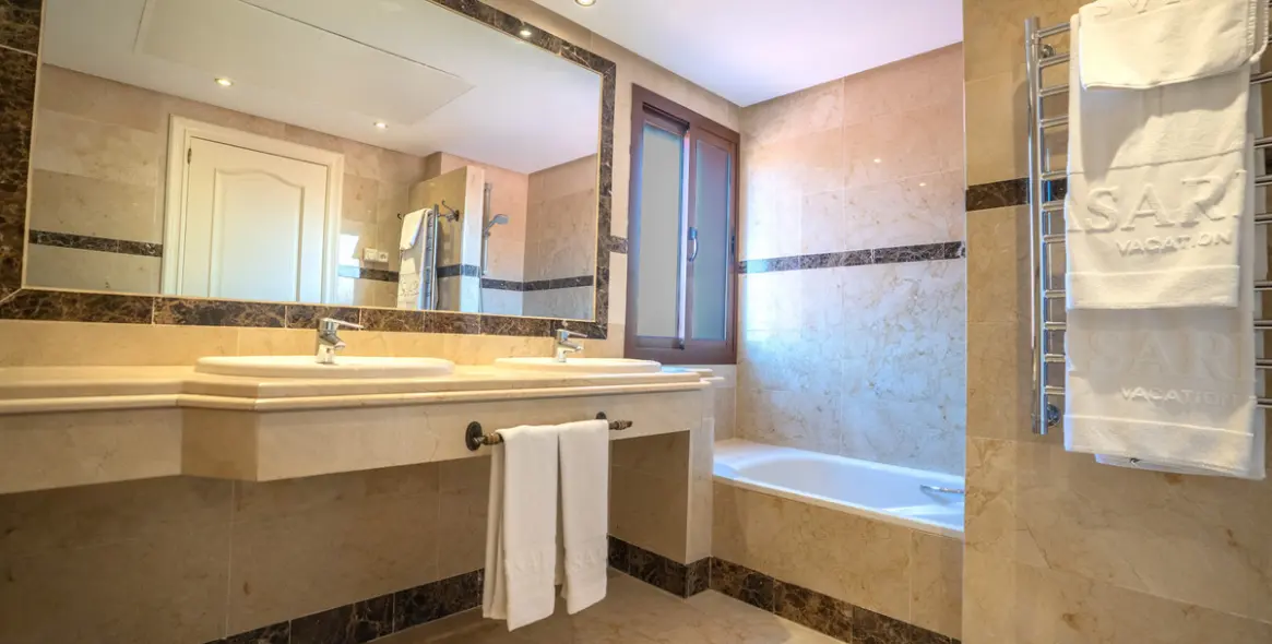 Sale of penthouse in Puerto Banús 16