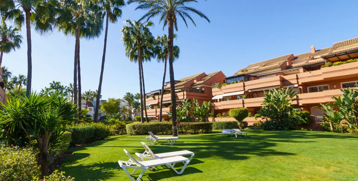 Long-term rent of ground floor apartment in Puerto Banús 1