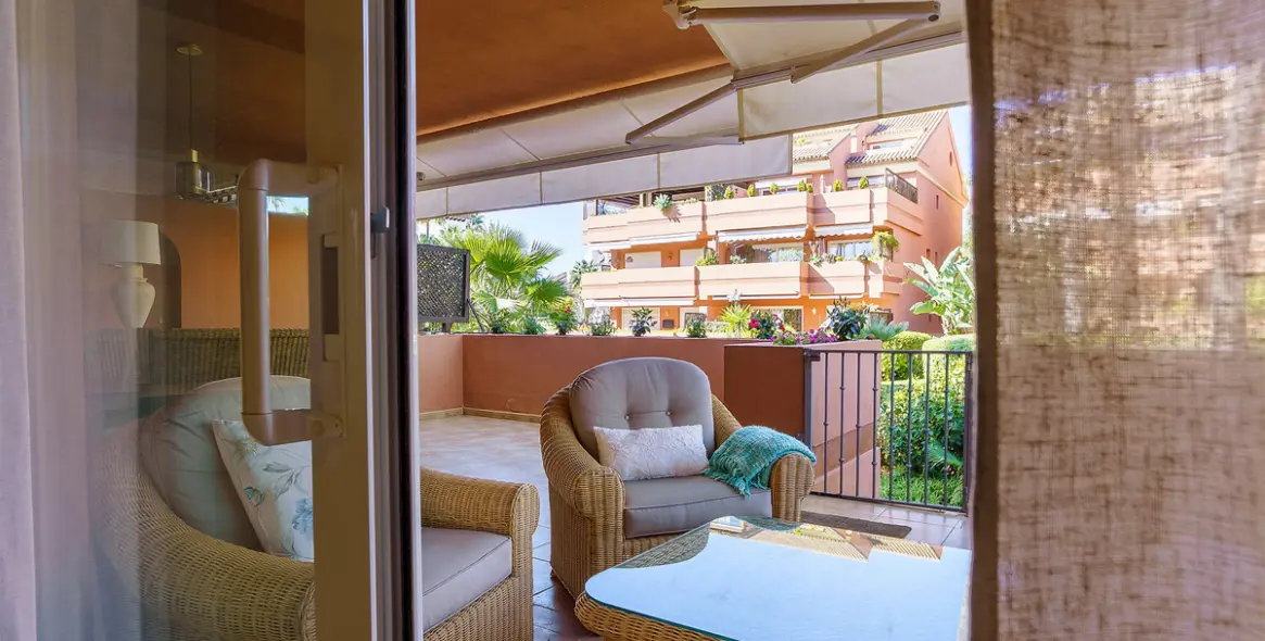 Long-term rent of ground floor apartment in Puerto Banús 20