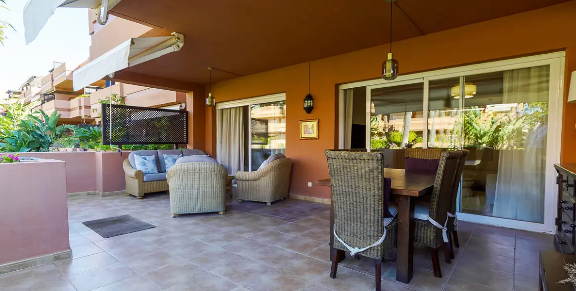 Long-term rent of ground floor apartment in Puerto Banús 23